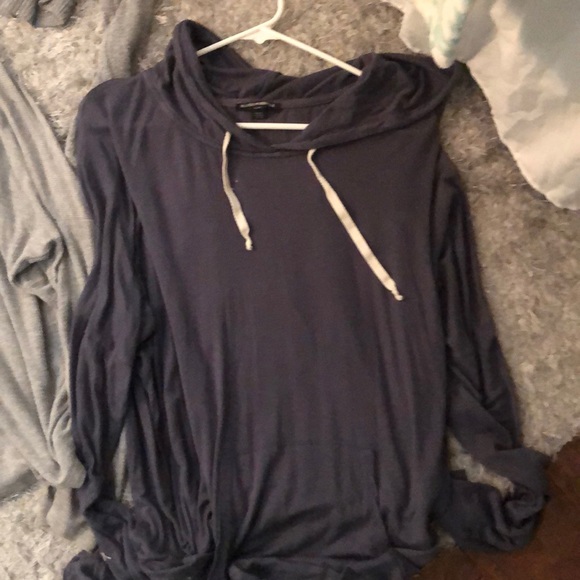 Brandy Melville long sleeve bundle - Picture 2 of 6